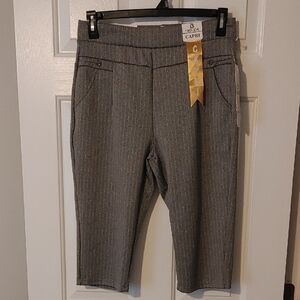 Gray Pinstripe Capris Knee Length by I BELIEVE Women's Sz Lg Academia Preppy NWT